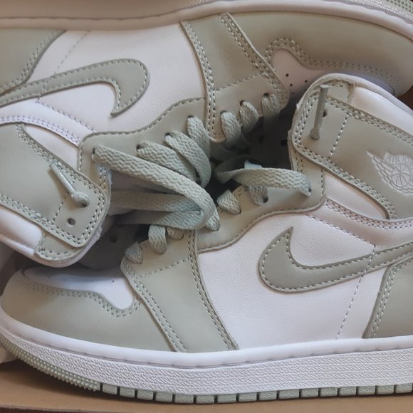 Nike Air Jordan Brand New in Box - Picture 3 of 5